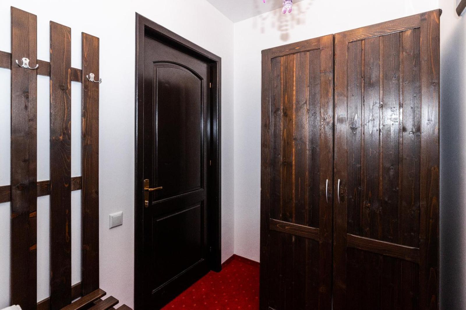 Vila Luca-Hotel Sirnea Ngoại thất bức ảnh