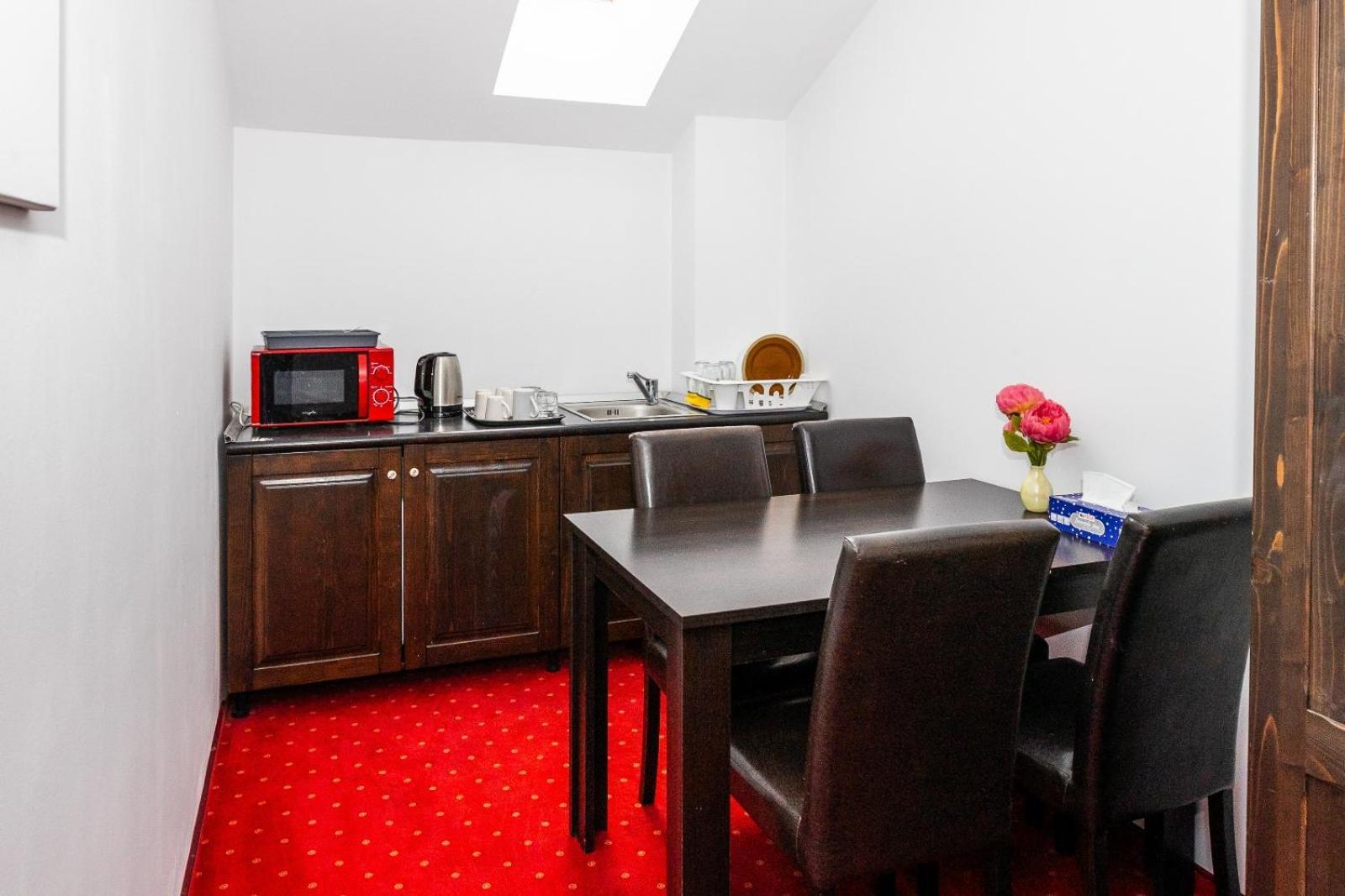 Vila Luca-Hotel Sirnea Ngoại thất bức ảnh