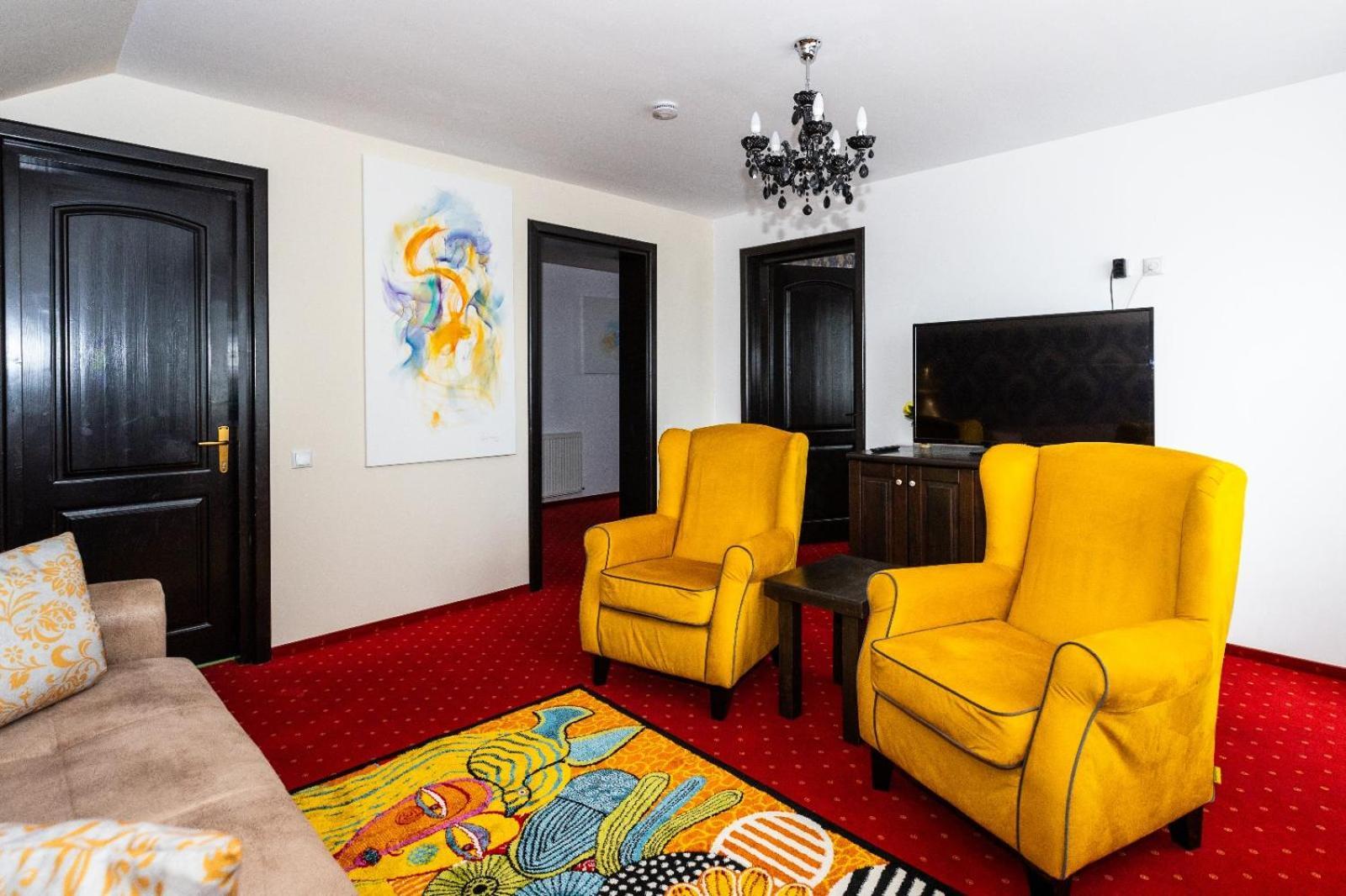 Vila Luca-Hotel Sirnea Ngoại thất bức ảnh